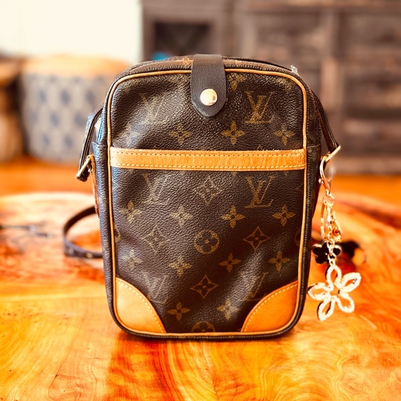 Louis Vuitton Messenger Bag vintage repurposed - Picture 4 of 16